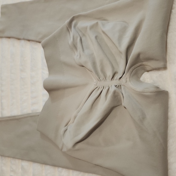 Bombshell Sportswear Seamless Leggings XS - Picture 3 of 4